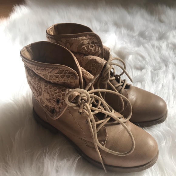 Women’s Lace Boots - Picture 2 of 8